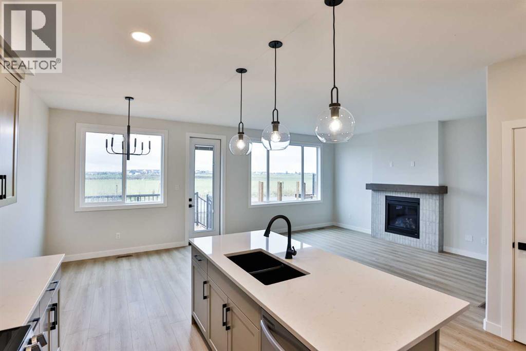 877 Devonia Circle W Property Photo 8