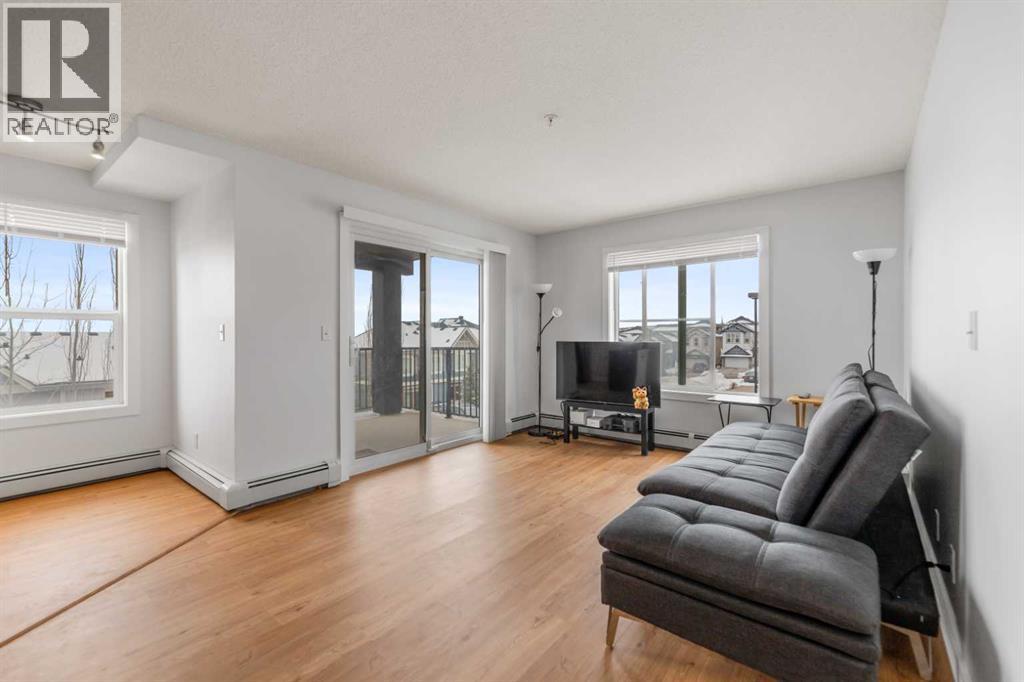 195 Kincora Glen Road Property Photo 12