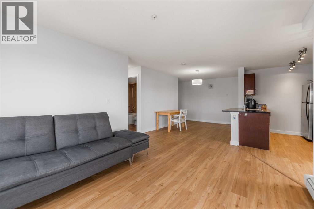 195 Kincora Glen Road Property Photo 14