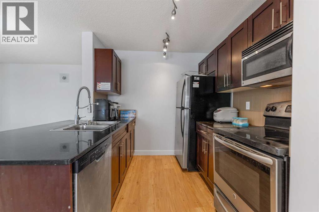 195 Kincora Glen Road Property Photo 17