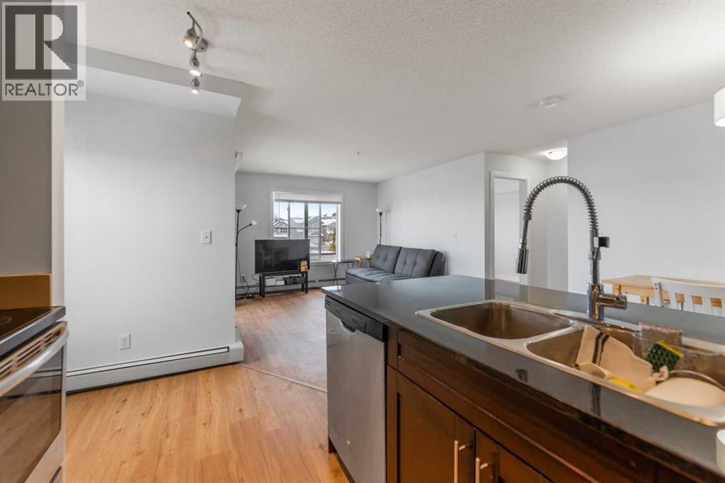 195 Kincora Glen Road Property Photo 20