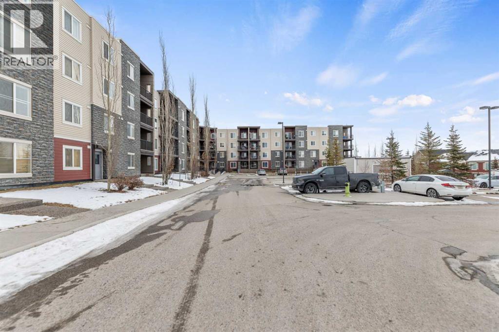 195 Kincora Glen Road Property Photo 35