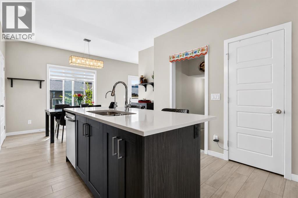 1079 Lanark Boulevard Se Property Photo 10