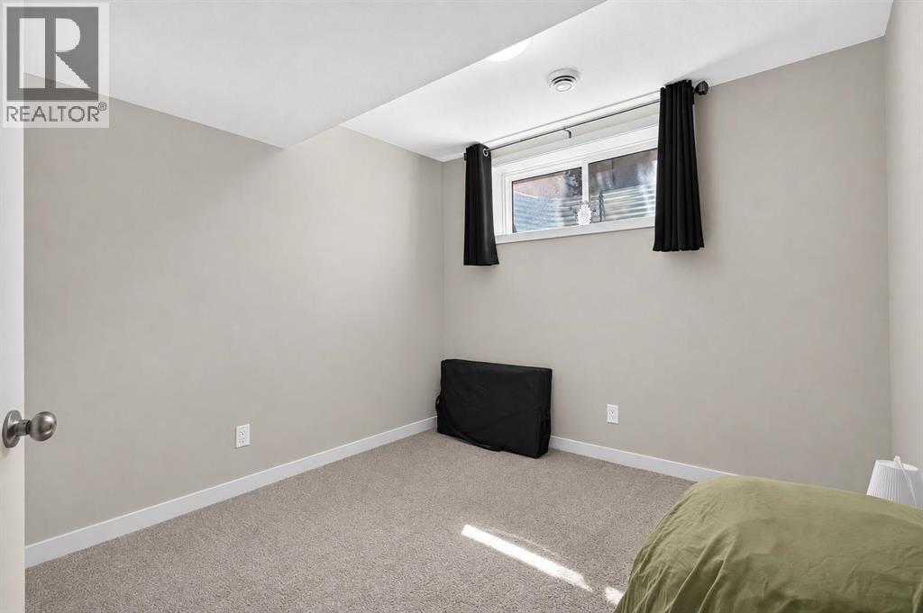 1079 Lanark Boulevard Se Property Photo 32