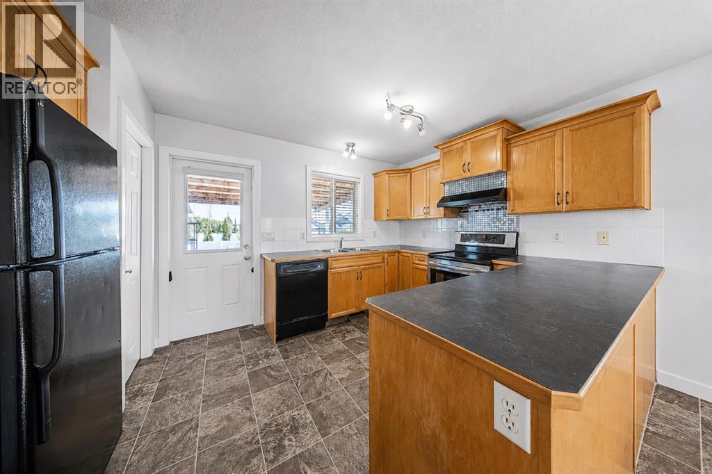 6209 59 Street Property Photo 6