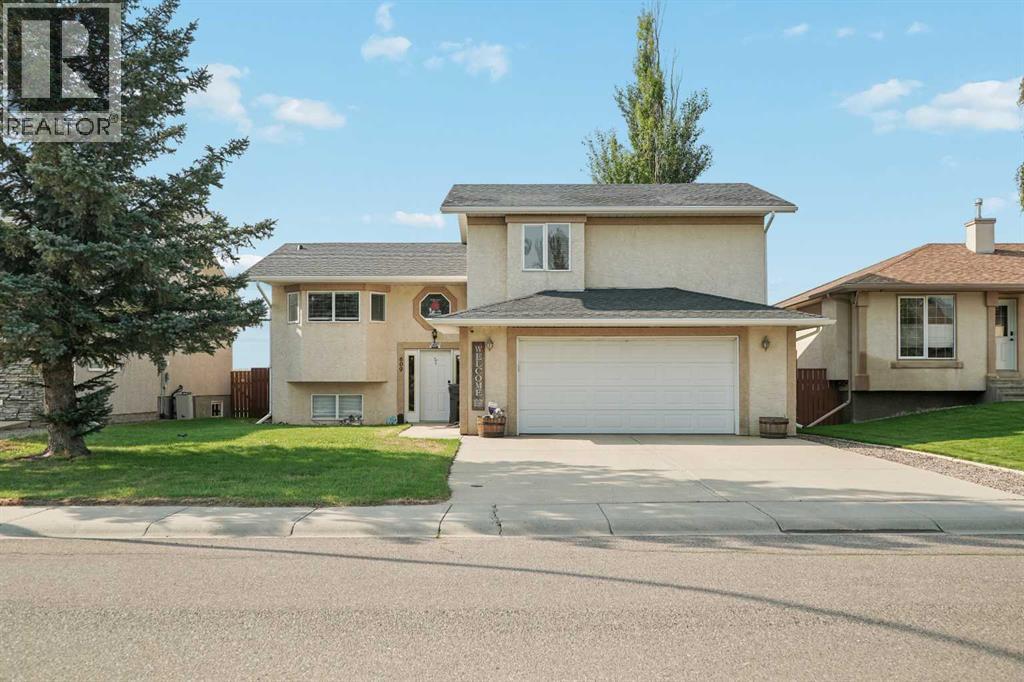 609 Maple Place Property Photo 1