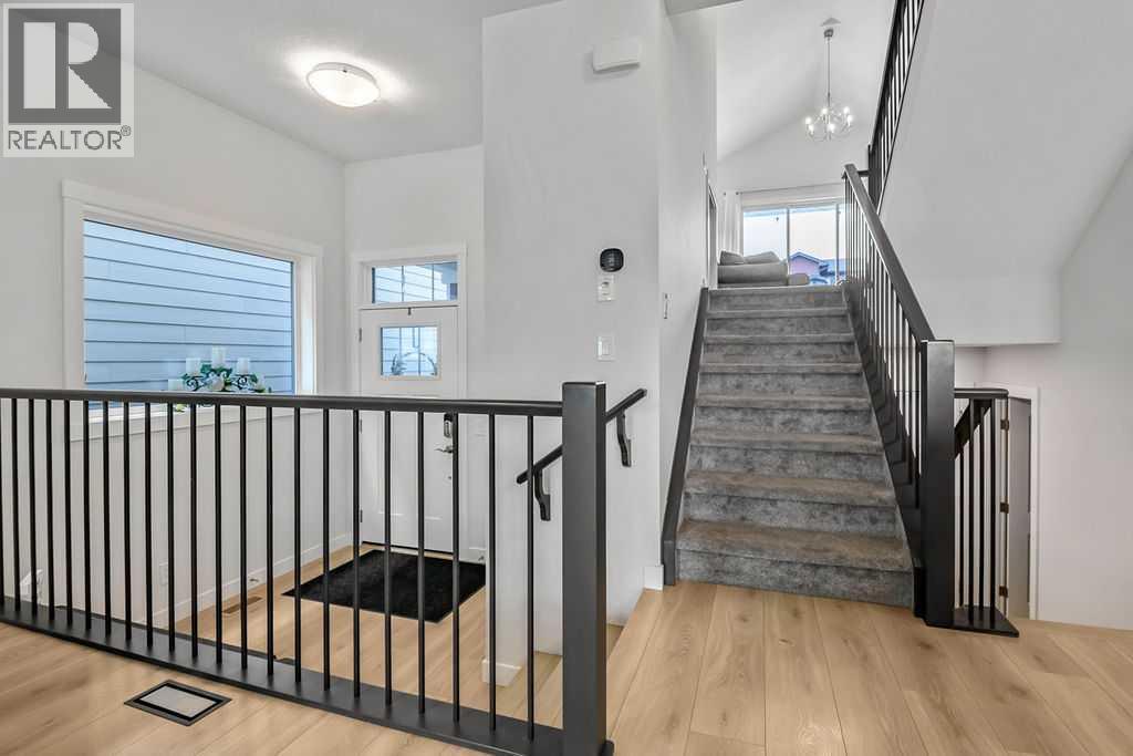 100 Cranbrook Gardens Se Property Photo 4