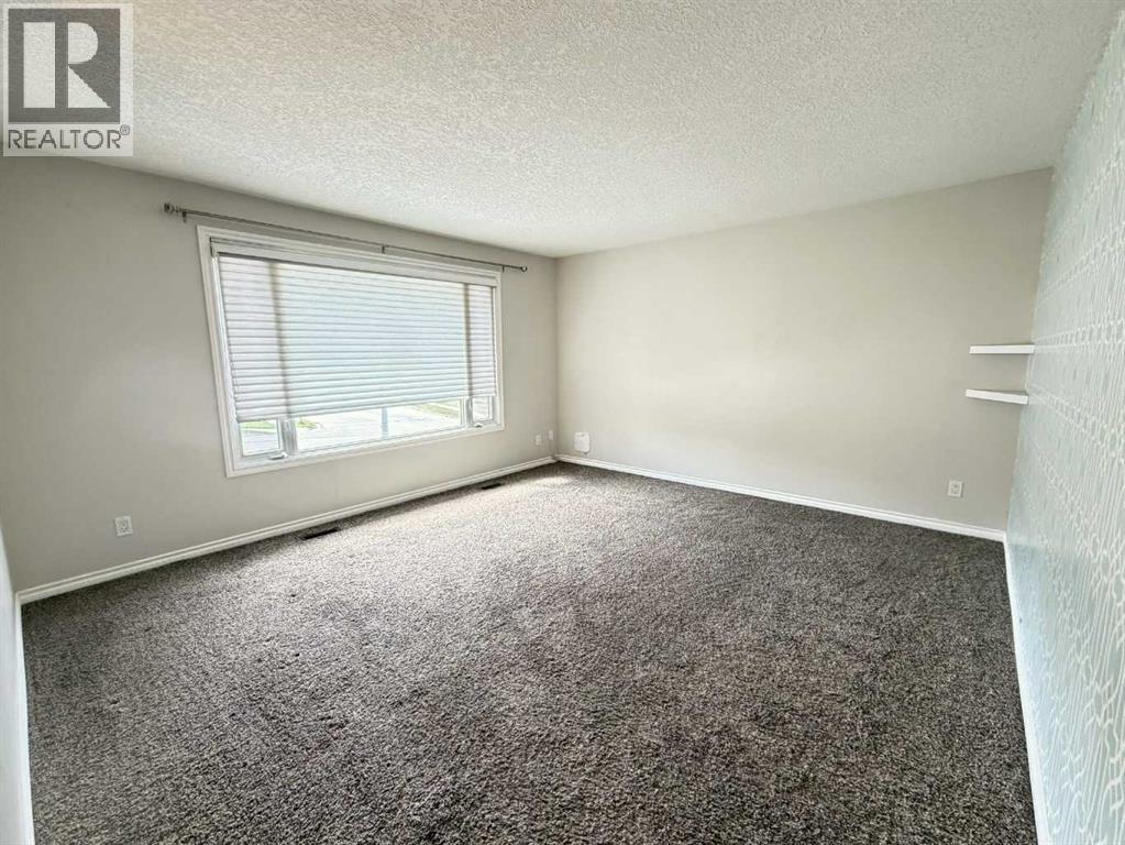 298 Mountain Street Property Photo 2