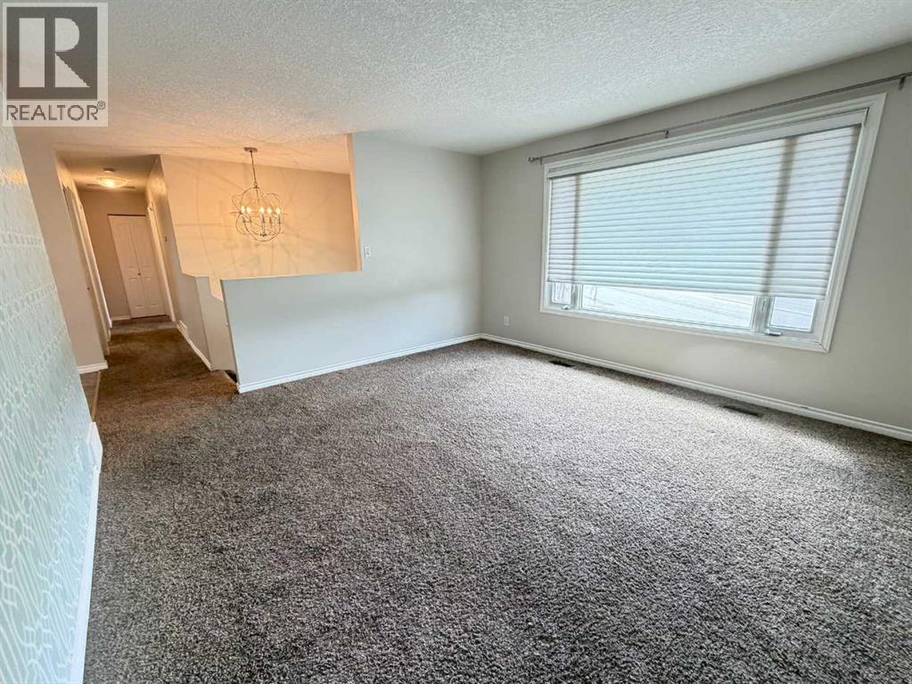 298 Mountain Street Property Photo 3