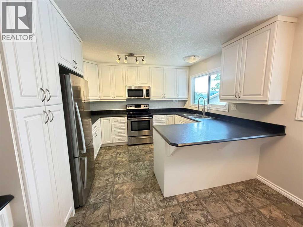 298 Mountain Street Property Photo 7