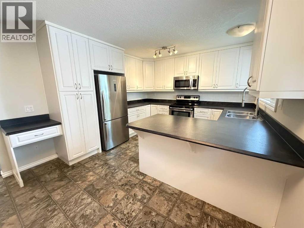 298 Mountain Street Property Photo 8