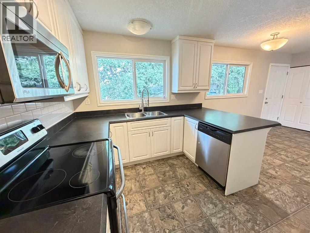 298 Mountain Street Property Photo 10