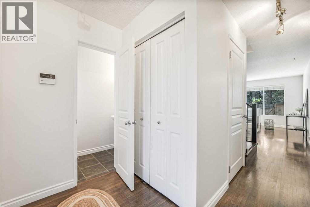 2815 Palliser Drive Southwest Property Photo 4