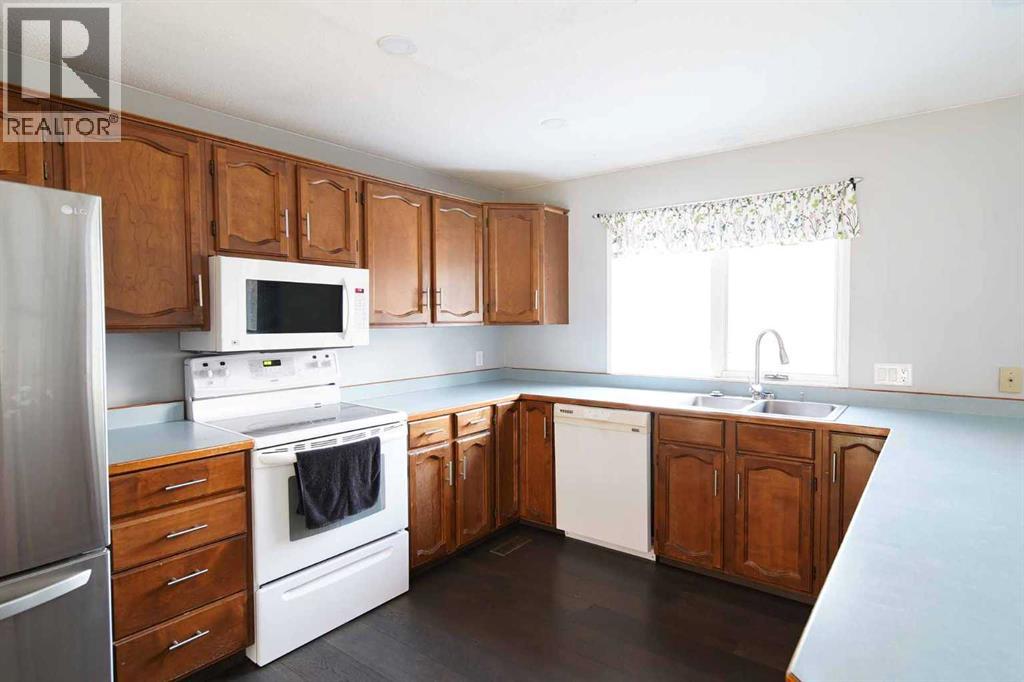332 11 Avenue Property Photo 14