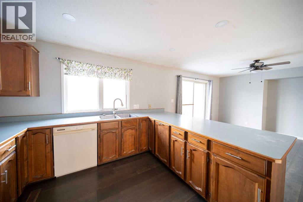 332 11 Avenue Property Photo 15