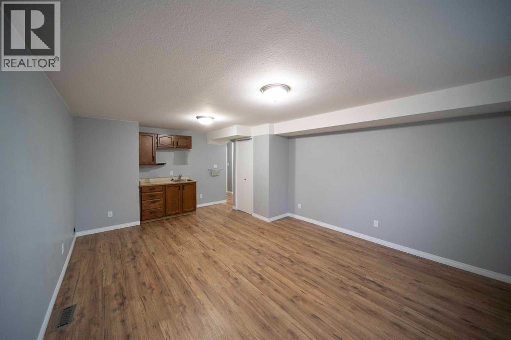 332 11 Avenue Property Photo 25