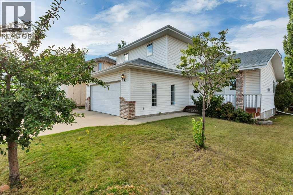 83 Lawrence Crescent Property Photo 2