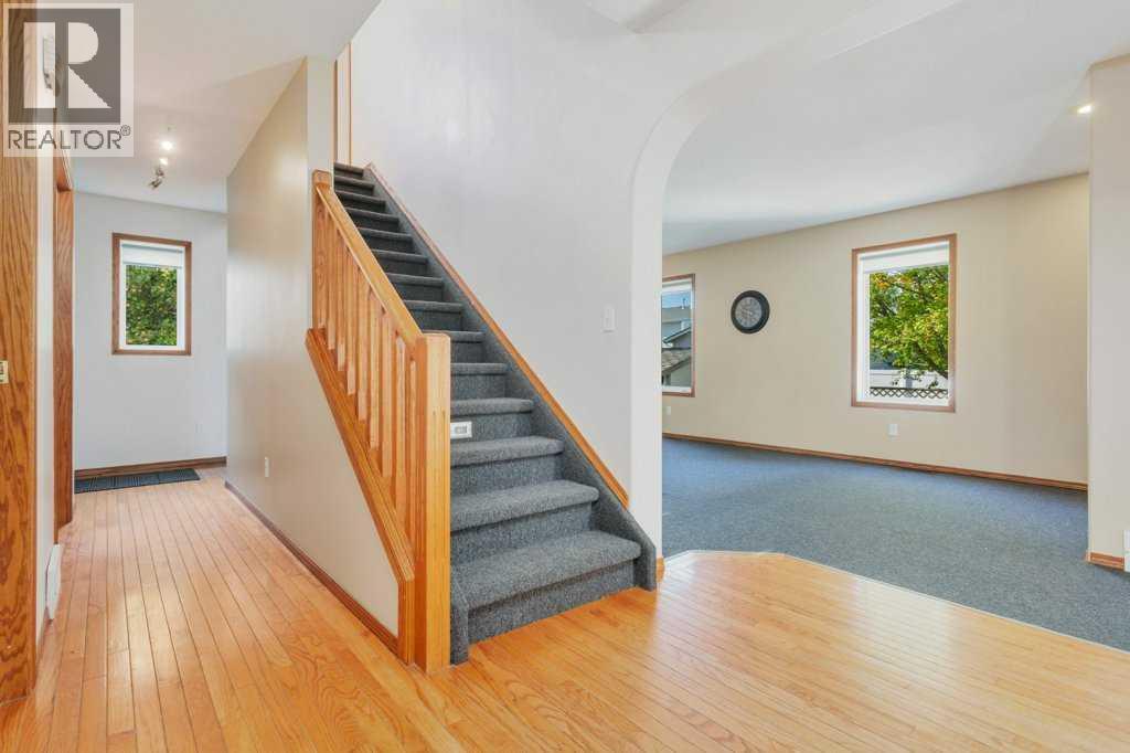 83 Lawrence Crescent Property Photo 6