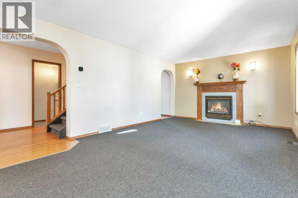 83 Lawrence Crescent Property Photo 9