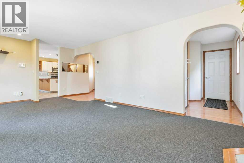 83 Lawrence Crescent Property Photo 10