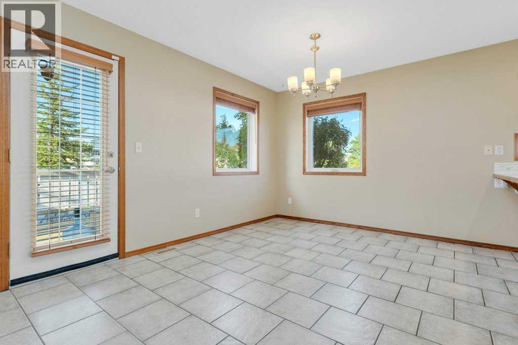 83 Lawrence Crescent Property Photo 12