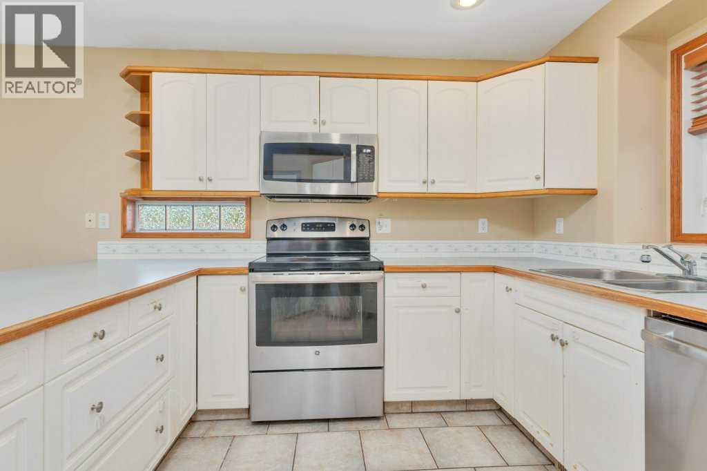 83 Lawrence Crescent Property Photo 16