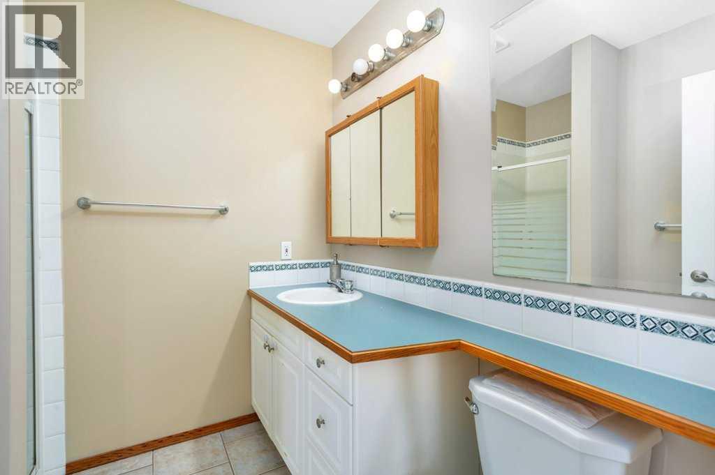 83 Lawrence Crescent Property Photo 25