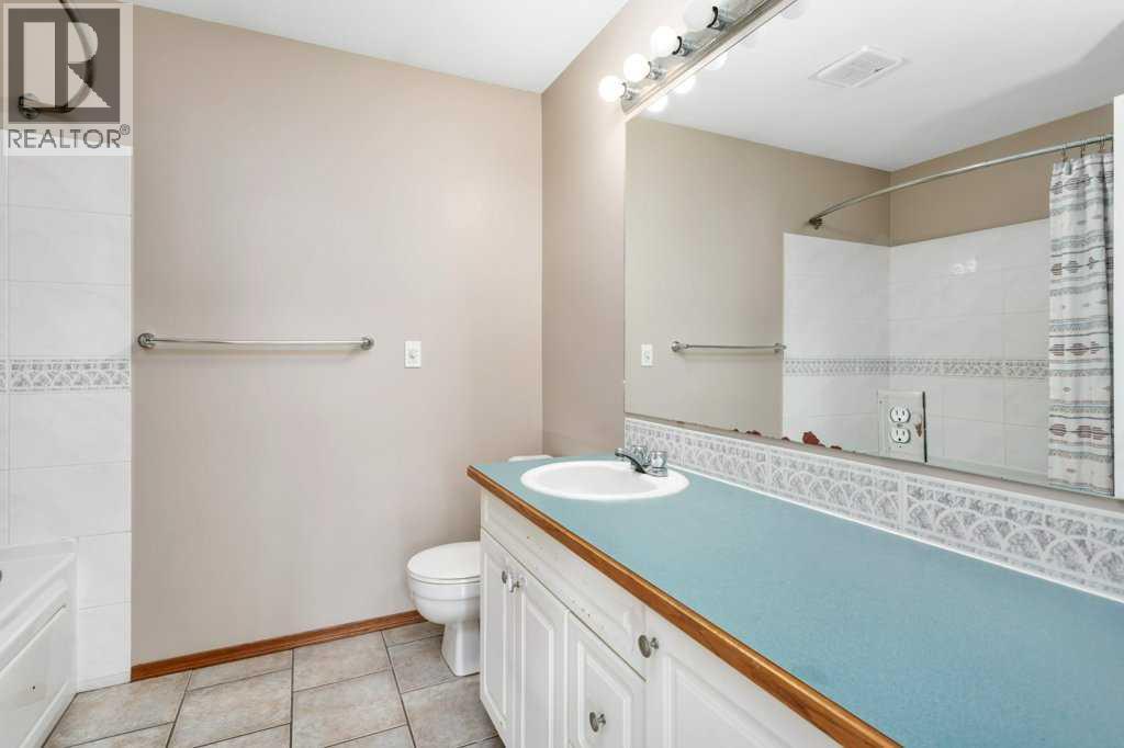 83 Lawrence Crescent Property Photo 28