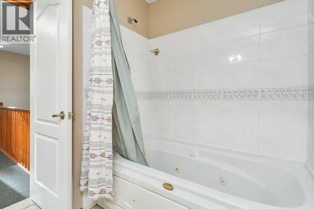 83 Lawrence Crescent Property Photo 29