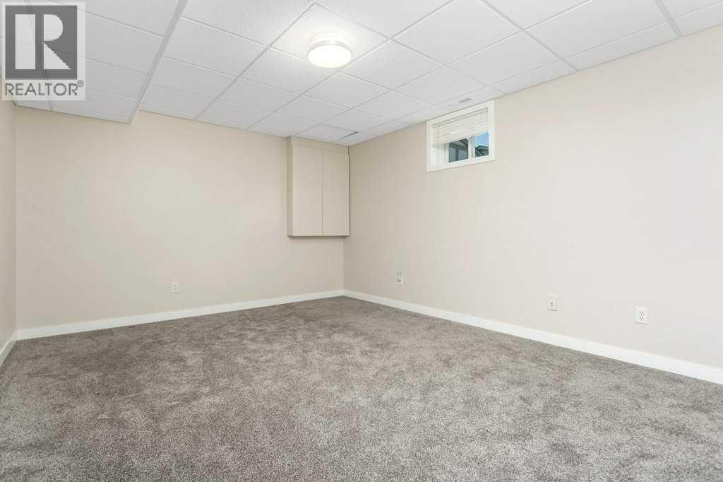 83 Lawrence Crescent Property Photo 37