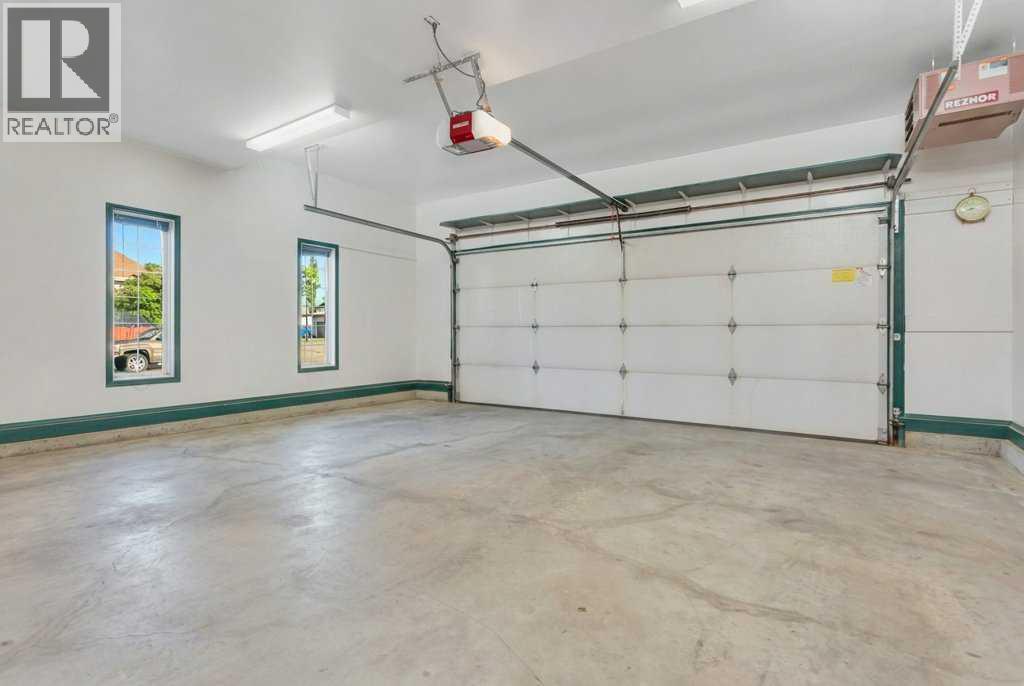 83 Lawrence Crescent Property Photo 40