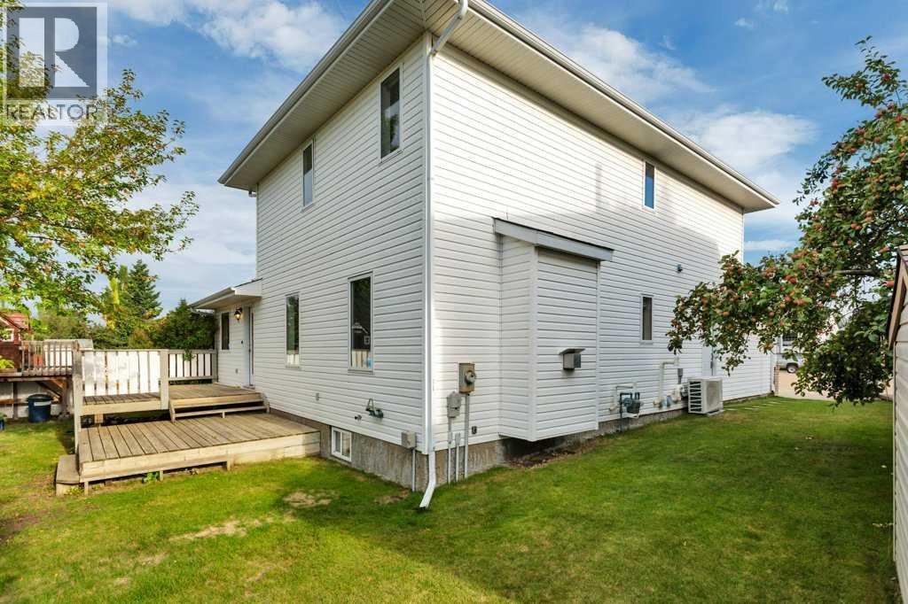 83 Lawrence Crescent Property Photo 44