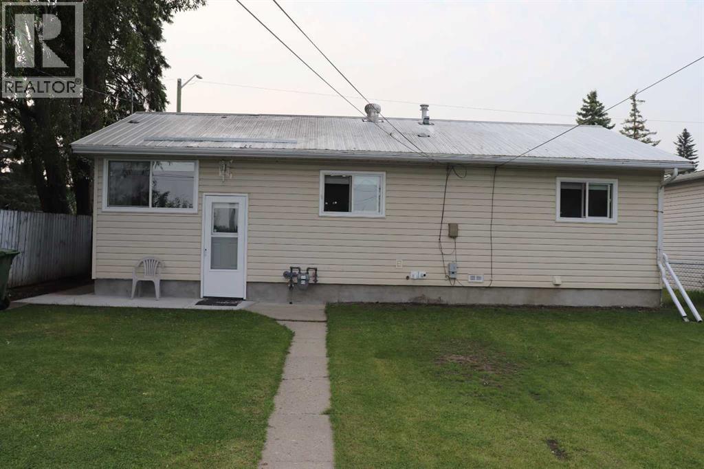 4227 5 Avenue Property Photo 2