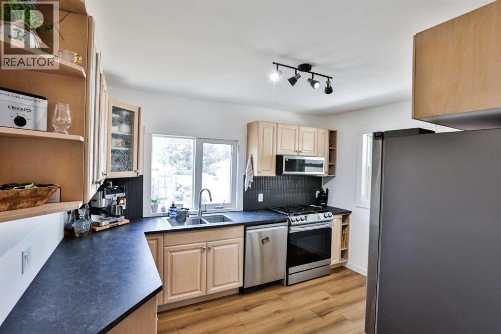 1009 6 Avenue N Property Photo 1