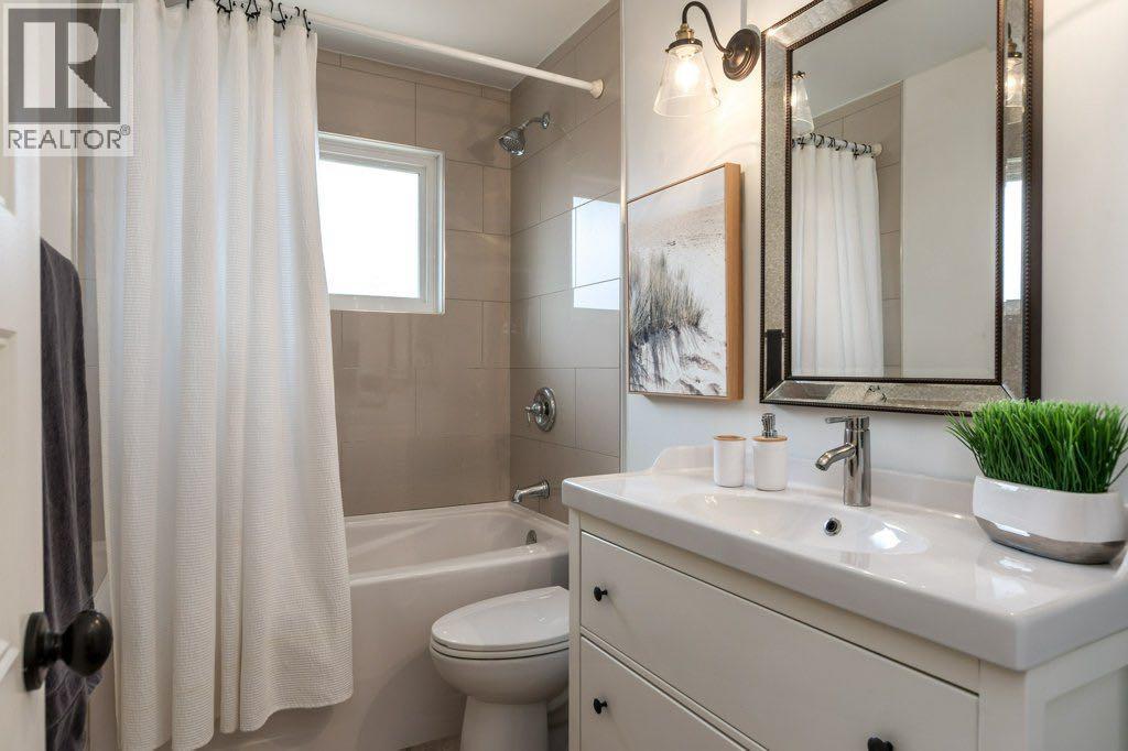 9504 3 Street Se Property Photo 16