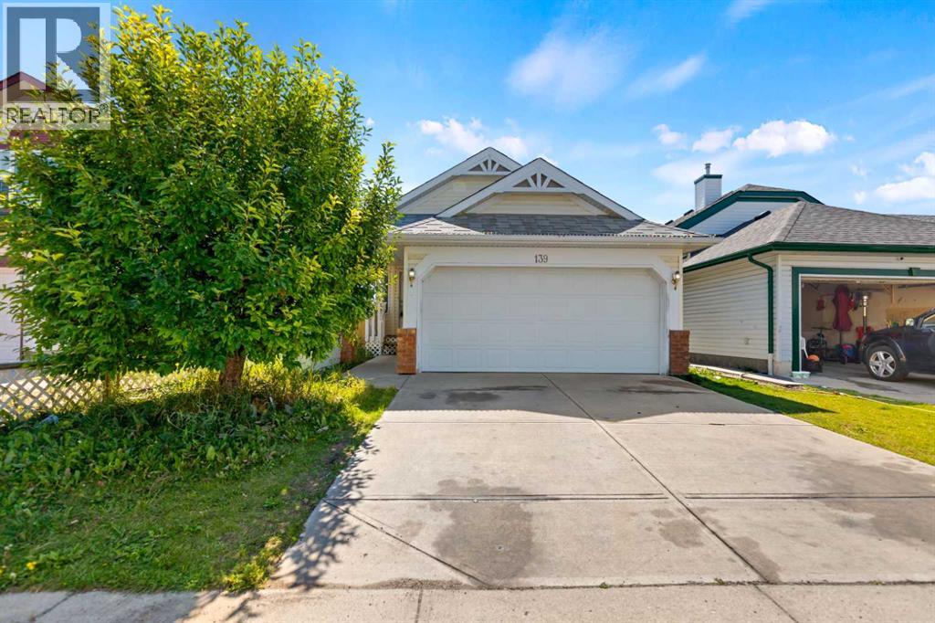 139 Los Alamos Place NE Property Photo 1