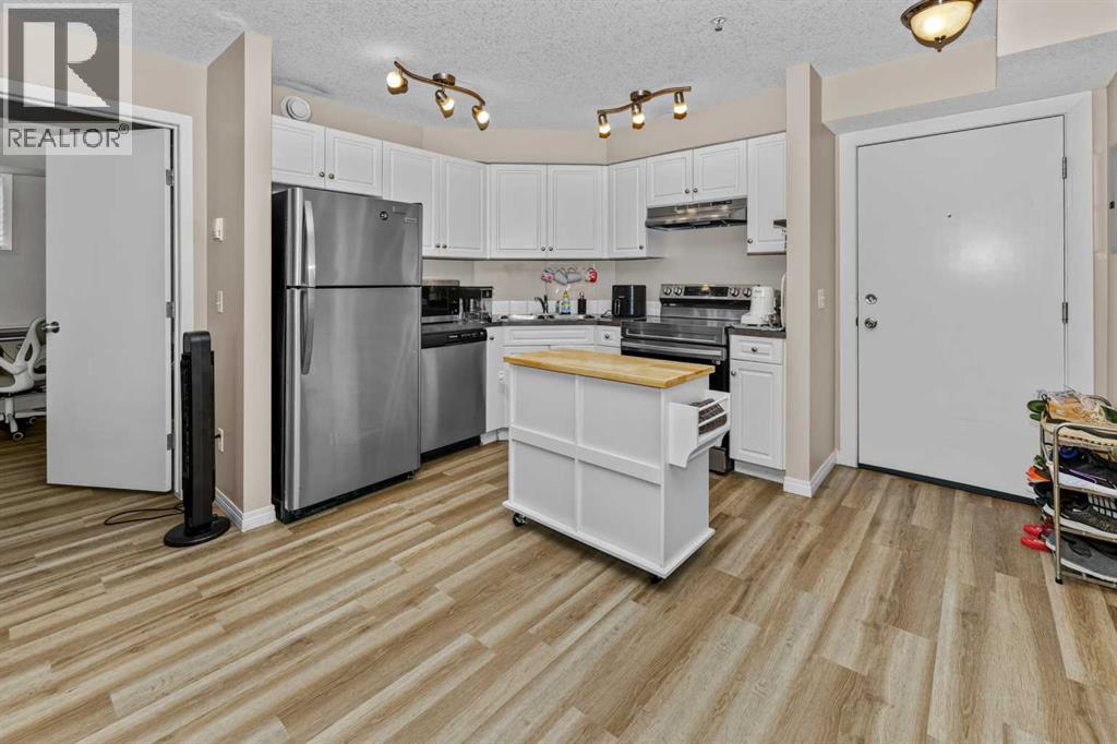 2000 Applevillage Court Southeast Property Photo 4