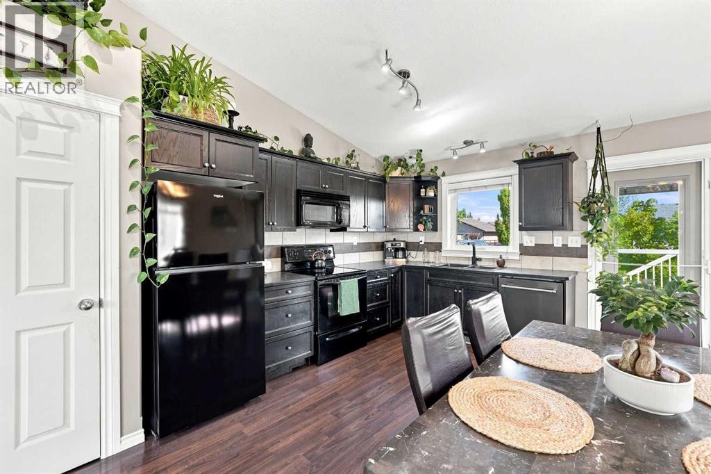 19 Jenner Crescent Property Photo 14
