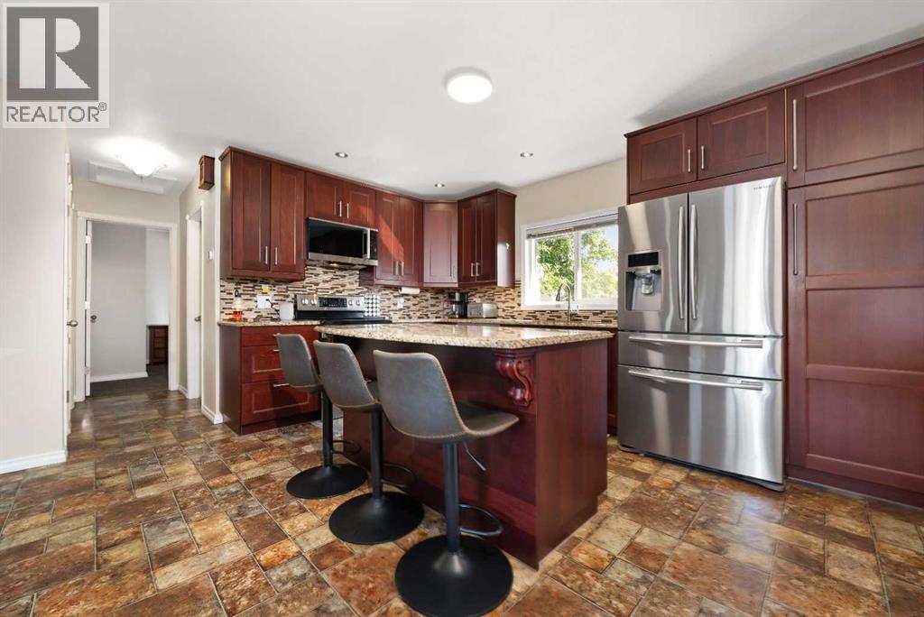 33 3 Avenue E Property Photo 1