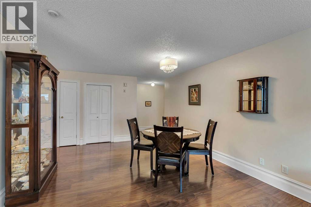 7106 Valleyview Park Southeast Property Photo 6