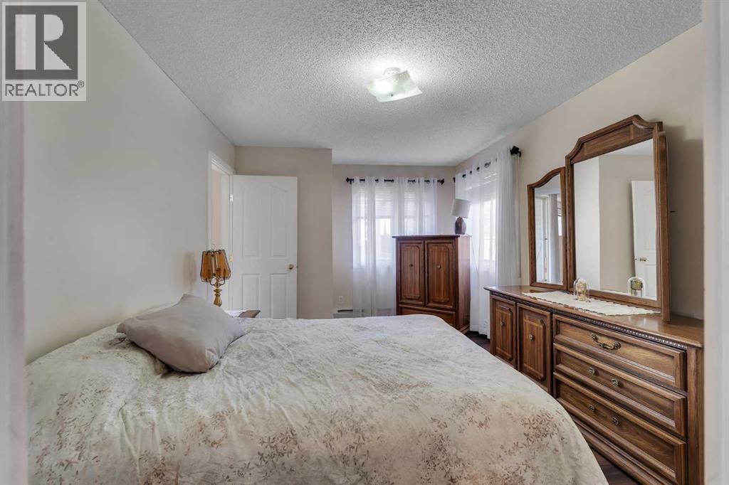 7106 Valleyview Park Southeast Property Photo 17