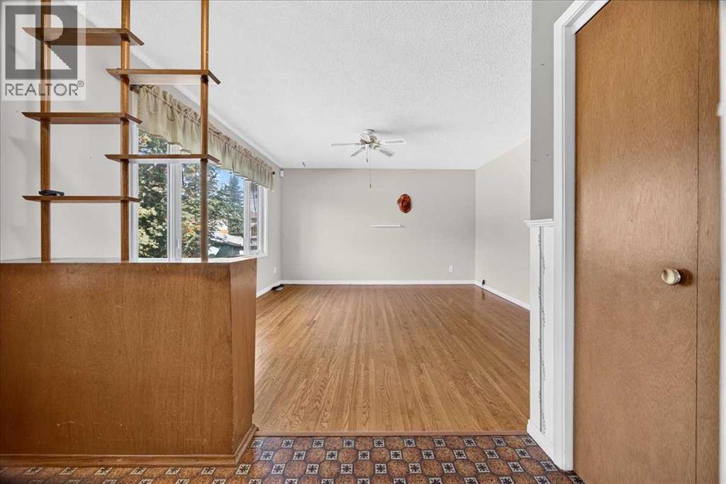 1060 Motherwell Road Ne Property Photo 4