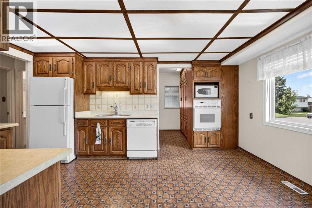 1060 Motherwell Road Ne Property Photo 8