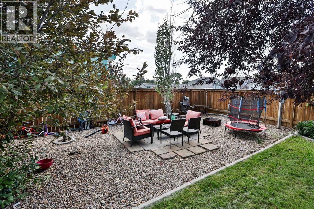 5803 49 Street Property Photo 4