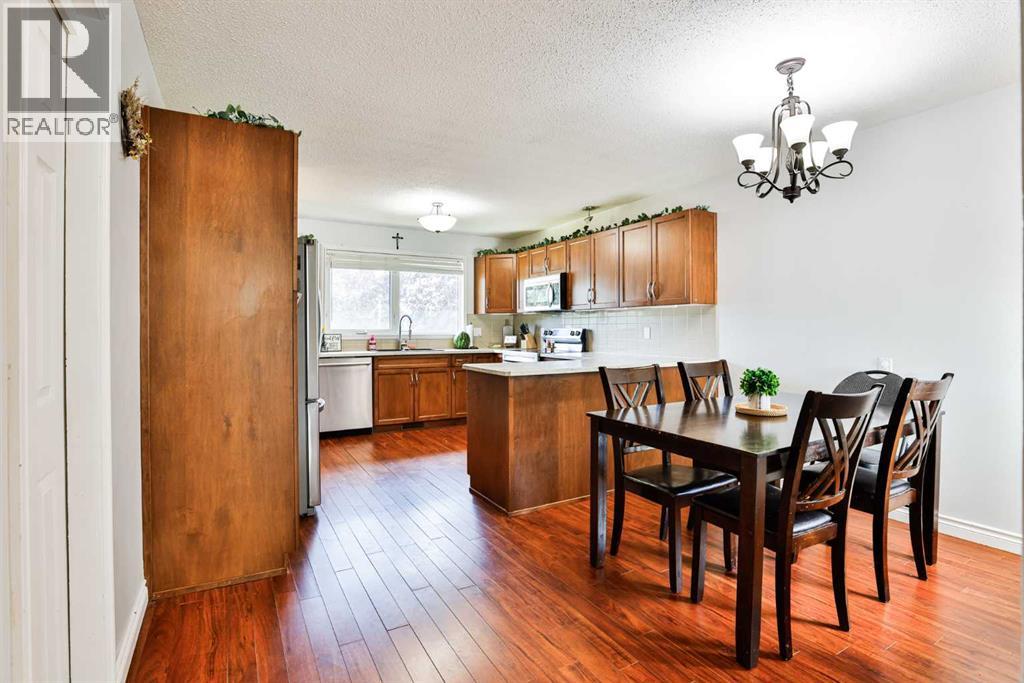 5803 49 Street Property Photo 8