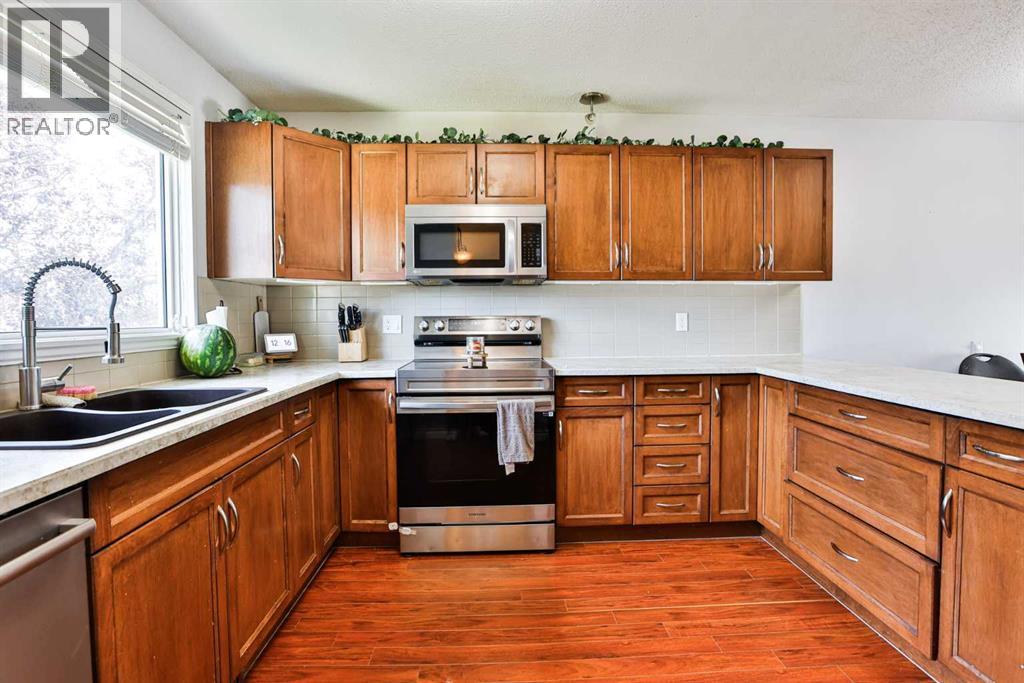 5803 49 Street Property Photo 11