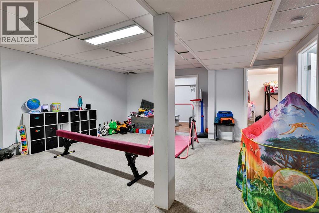 5803 49 Street Property Photo 17