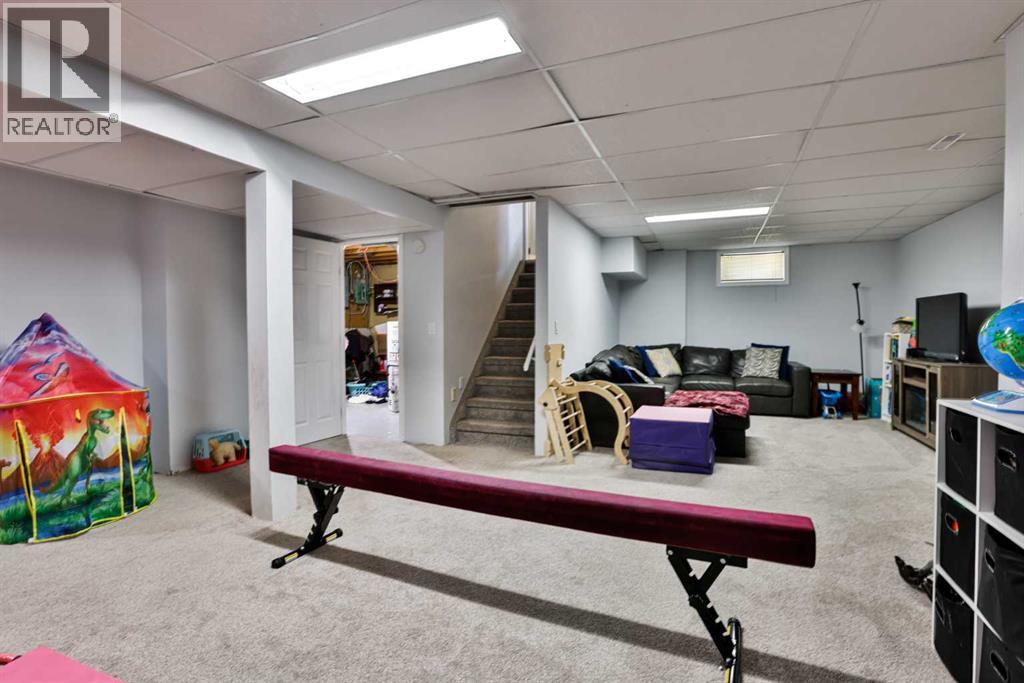 5803 49 Street Property Photo 18