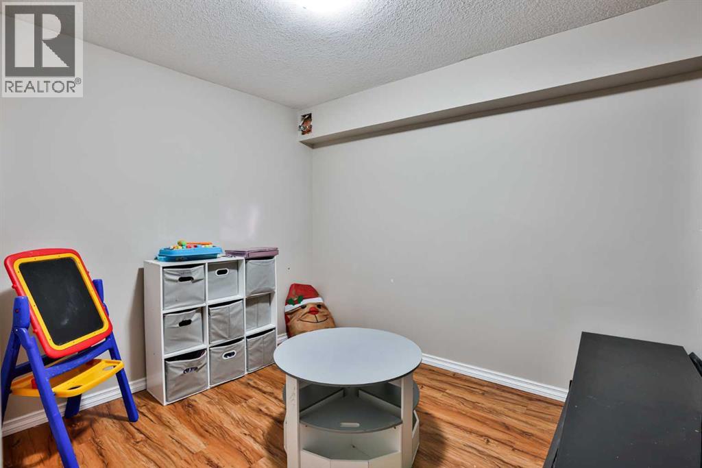 5803 49 Street Property Photo 23
