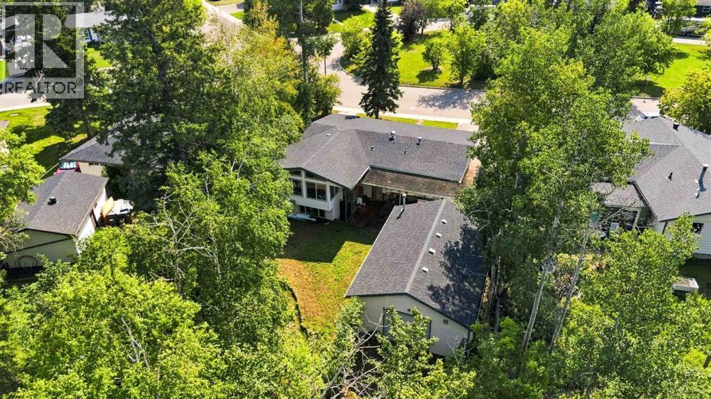 25 Crescent Heights Property Photo 1